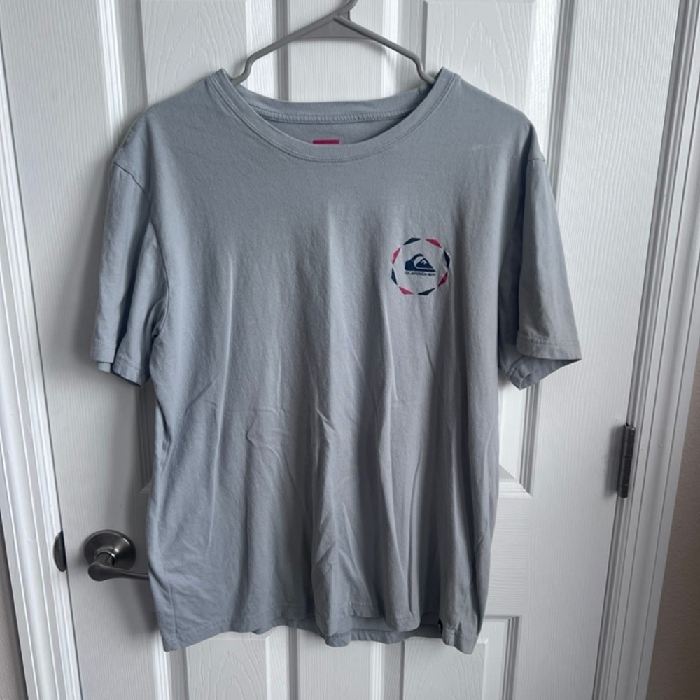 Quiksilver‎ Men's Graphic T-Shirt Size L Gray Short Sleeve Crew Neck